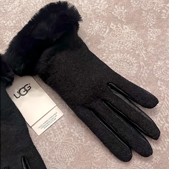 Brand New UGG Wool Black Leather Shorty Touchscreen Tech Gloves Sheepskin Cuff - Picture 4 of 16